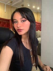 Violette_Lenoir Public Pic 3