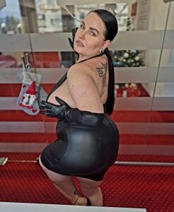 GeorgiaLeroxの♥️🖤In love with leather 🖤♥️の 2枚の写真