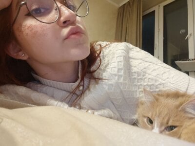 AnnikaDidomenico me and peach Pic