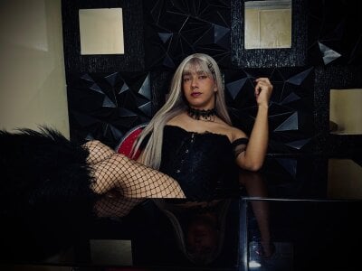 Asa_Noir A BAD GIRL Pic 2