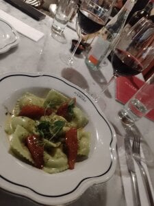 viviana_simmons28 a different night 🤩🍷💕 Pic 4