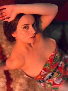 kassandra_jamesHave you opened your Christmas gift yet?图片 2