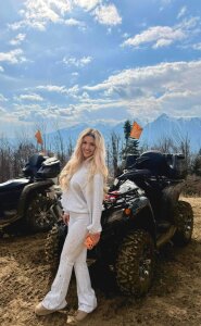 OhAnita Mountain babe escape 🚵 Kuva 4