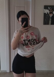 MiaAsterr Public Pic 2