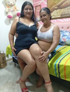 Danna_and_sharon hot Kuva