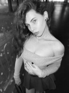 holly_sexxxsirens Public Pic 2