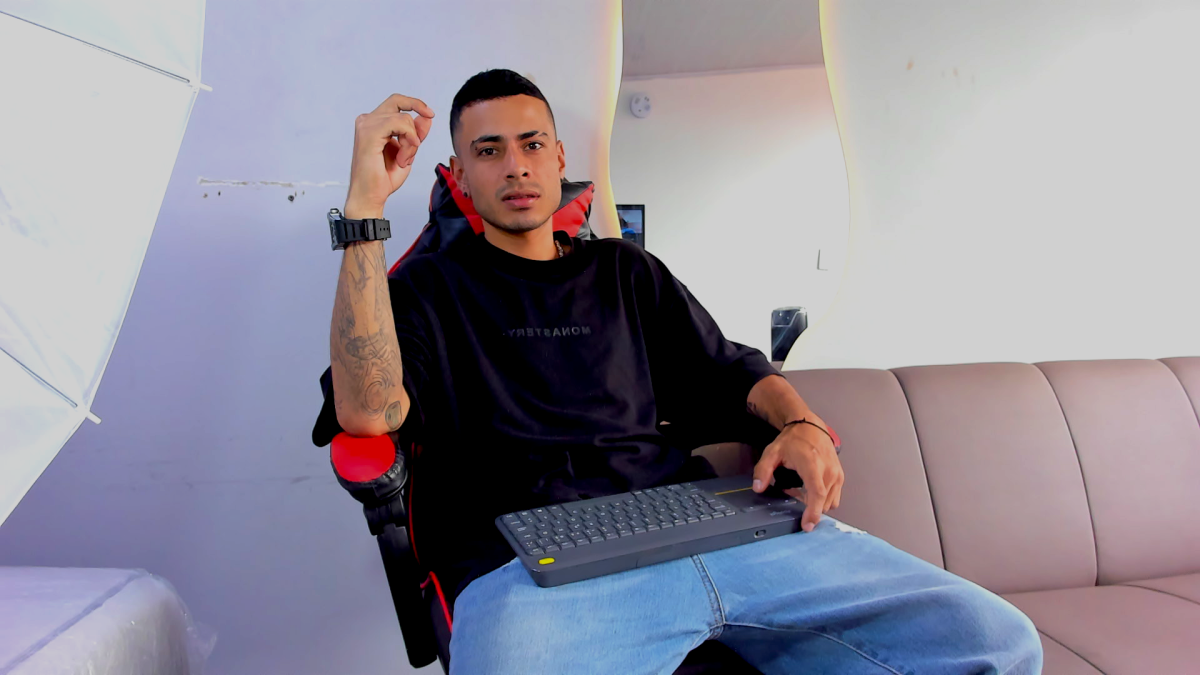 MatthewCullen Trending Pic 7988