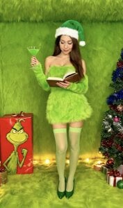 M1kaylaRavenGrinch Date - AI图片 9