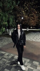 JenniferHowardd Public Pic 2