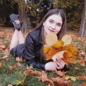 Ava_kiss054 Public Pic 4