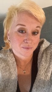 BustyRedxx: Public ( 9 фото)