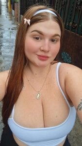 Your pretty girl 🤍🤍 de valentina-diiaz  3 Imagens