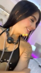 amber_riix Welcome to my room Pic