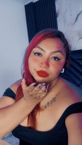 Halleyrosse 😈 Playful Wednesday – Feeling naughty tonight. 🤤🥒😈 Foto 3