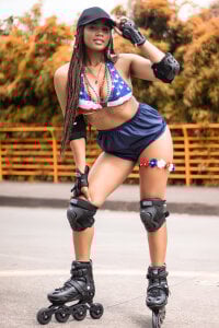 AgataRinaldi 4 de july, sexy on the street Pic 8