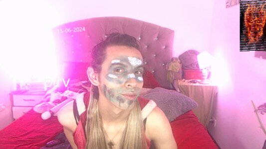 cutesweeetrobinsex algo de crativida con el maquillaje en mi cara Pic 3