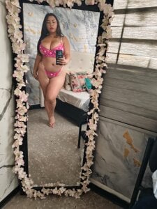 Nicolelewllss Public Gambar 3