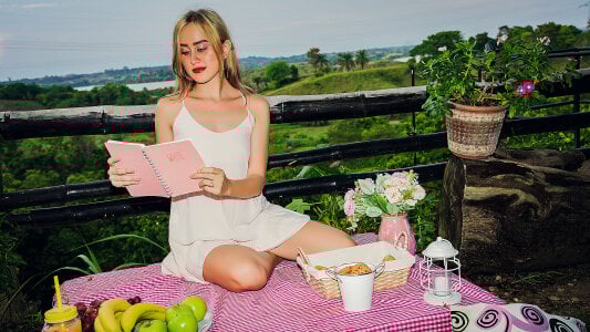 lana_bloonde picnic cute day Pic 7