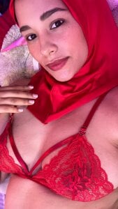 With a clean conscience and dirty desires. 🥵🔥 de ShanaJamil  2 Imagens