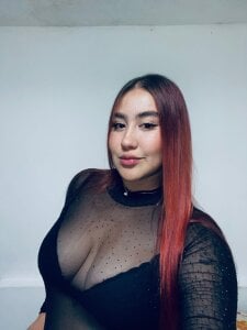 Miaa-Foxx Public টি ছবি