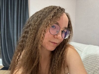 GraceBrawn · .˚ ༘ Curly hair 🦋⋆｡˚ Pic 4