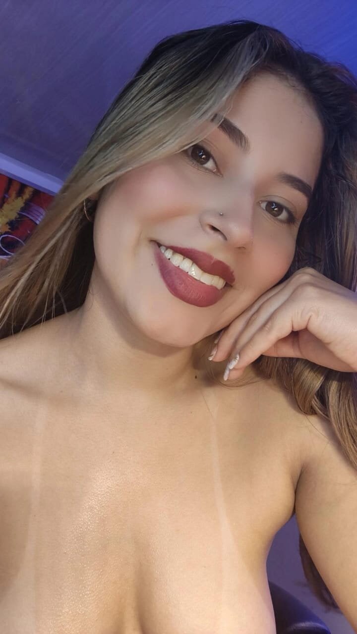 Foto  9325 de Violet_Blazee – em alta