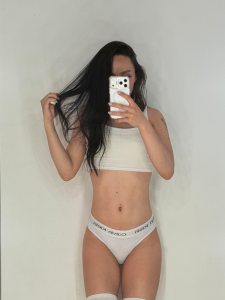 Im_lauritaa White 🤍 Pic 2