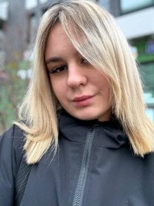 DejaBruhn Public Pic 3