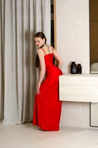 Wanda_Gomez lady in red Pic 4