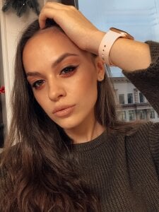 NellieHughes Public Pic