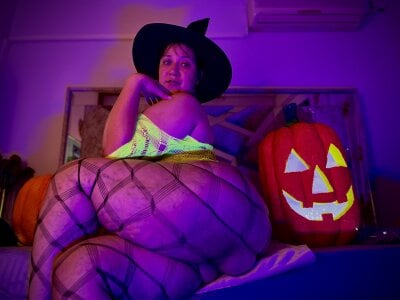 ThiccyLexxy Spooky season Pic 9