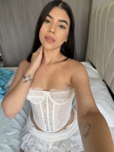 Julietalcl kullanıcısının IN WHITE LIKE THE LITTLE ANGEL THAT I AM😇🪽😏 albümü -  4 fotoğraf