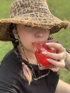 SarahCastro1_ kullanıcısının Day of rest and nature 🌷💐 albümü -  4 fotoğraf