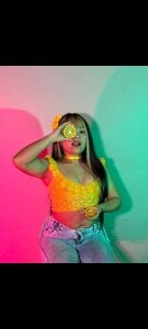 Mila_1wood sour and sweet 🍊💛  🍭 Pic