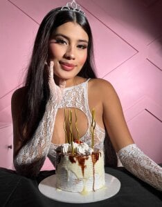 Aby_Ross Public Pic 5