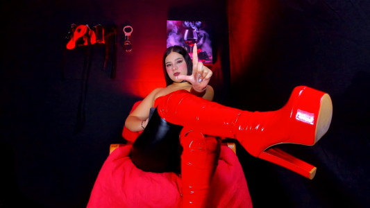 JessicaStones adoring my boots and my cigarette Fotka 2