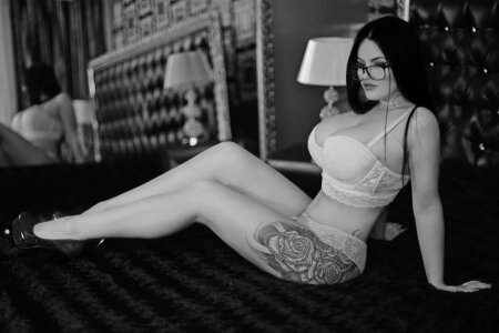 bustyrae77