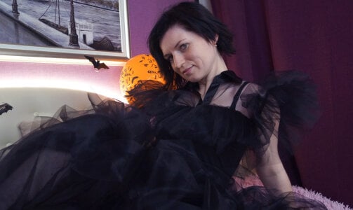 Lena_Paulles Your queen Pic 5