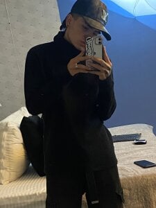 Anthony_riverss Public Pic 3