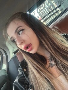 ClaireCastiel just me Pic 6