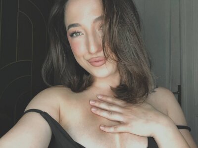 AVA_MAXX welcome to my room Pic 2