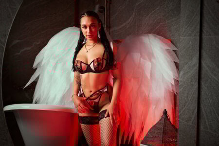 coraline_vera 💎 Pic 8