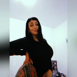 amadepollasCurvy girl图片 2