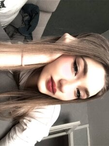 Zdjęcia AveryBerkson I'm just lying around😼😼:  3