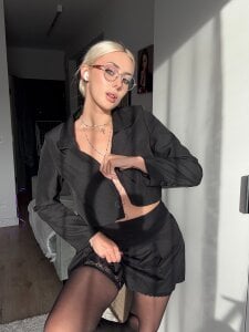 LoryWood 🤓 secretary girl 🤓 Immagine  4