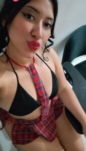LuciaTomson Colegiala sexy Bilde 2