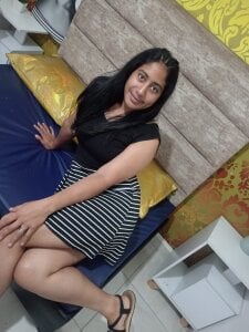 Astrid_Hot_ Public Pic 2