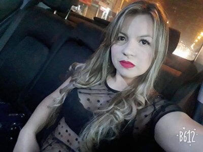 paula_lorens_t1_ Public Pic