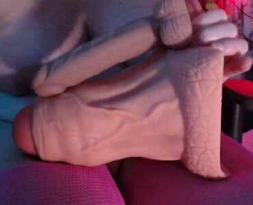 MissSluttyLeeloo Quelques uns de mes godes Pic 6