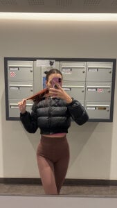 DeliaSEXY18 Public Pic 5